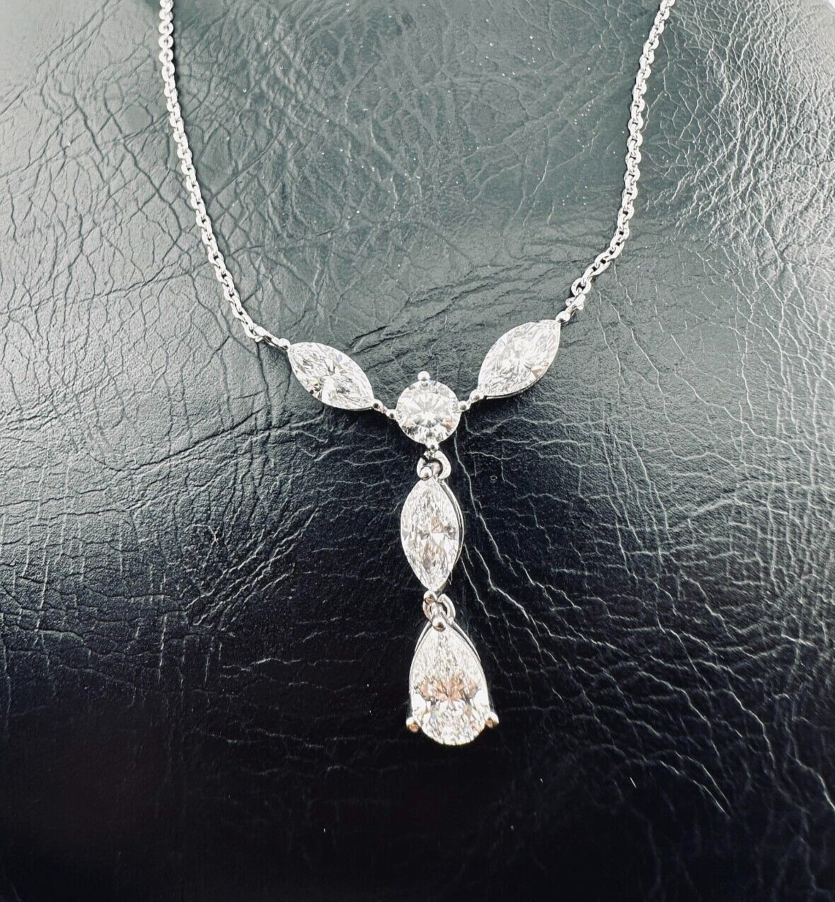 2.65 Cts F VS1 Lab Grown CVD Diamond Women Gift Fashion Pendent With Cable Chain