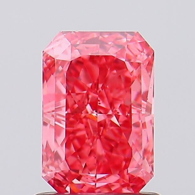 Radiant 1.10 carat Fancy Vivid Pink VS2 IGI Certified Lab Grown CVD Diamond