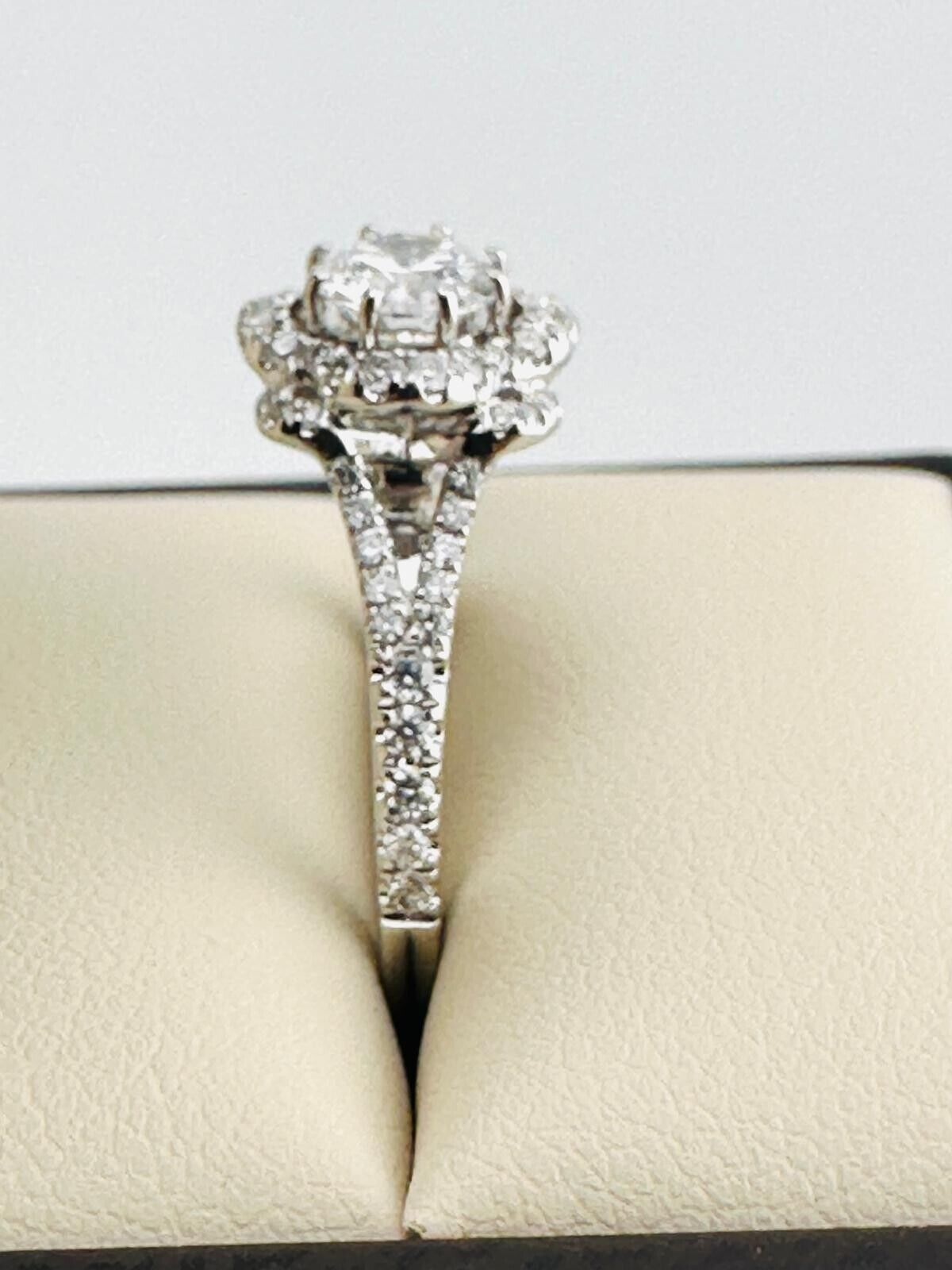 0.62 Ct Round E VS1 Lab Grown CVD Diamond Engagement 18K Gold Ring Size 6.25