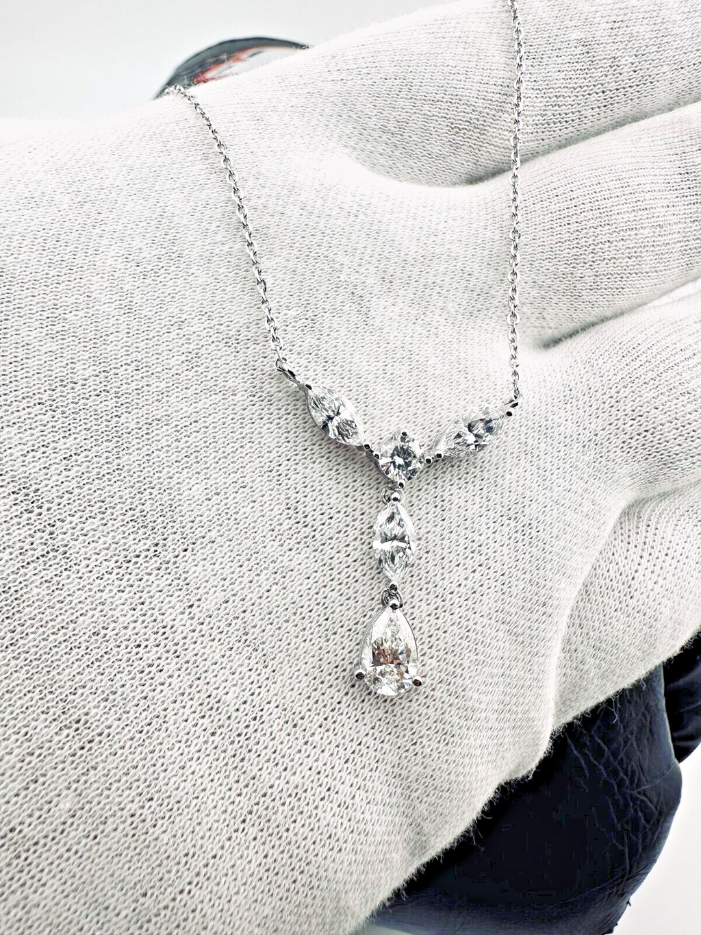 2.65 Cts F VS1 Lab Grown CVD Diamond Women Gift Fashion Pendent With Cable Chain