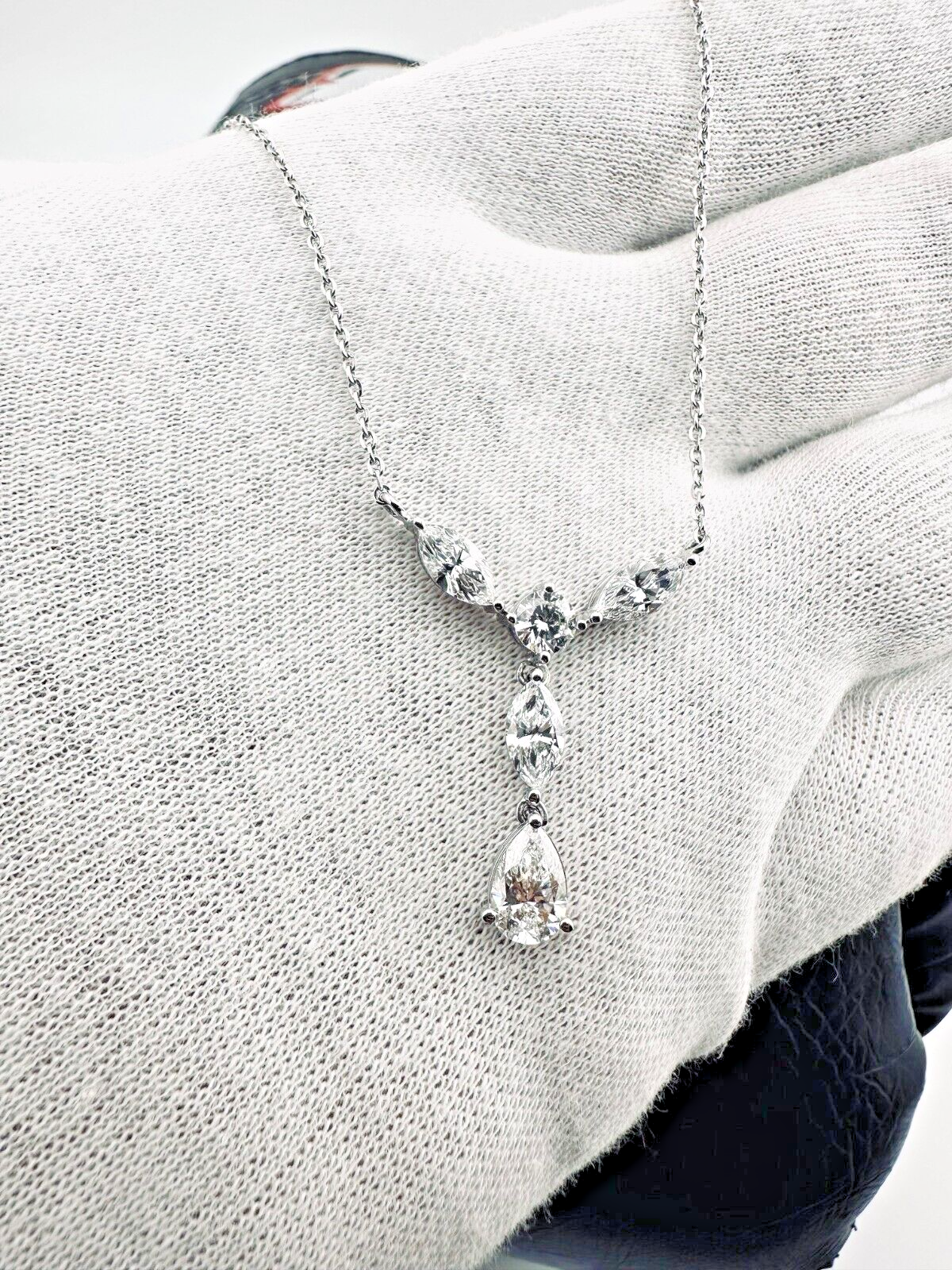 2.65 Cts F VS1 Lab Grown CVD Diamond Women Gift Fashion Pendent With Cable Chain